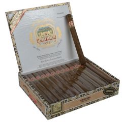 Arturo Fuente Churchill Natural - opened box