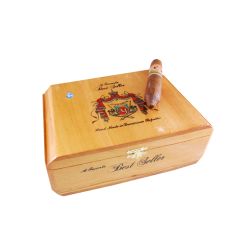 Arturo Hemingway Best Seller Natural - Closed Box