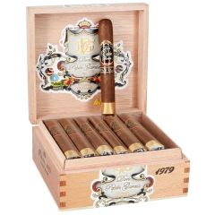 Don Pepin Garcia Cuban Classic Black Robusto 1979 - Opened Box